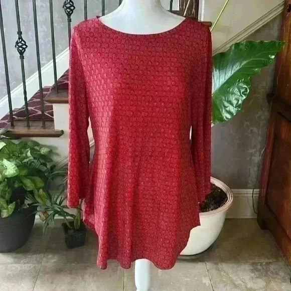 Chause New York ladies red paisly size Large Excellent condition. Wrinkle free - Picture 4 of 9
